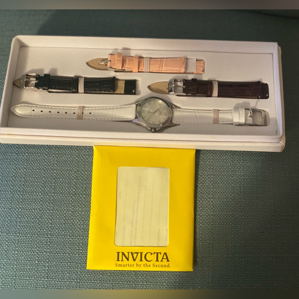 Invicta Watch with 3 Leather Bands. 🆕